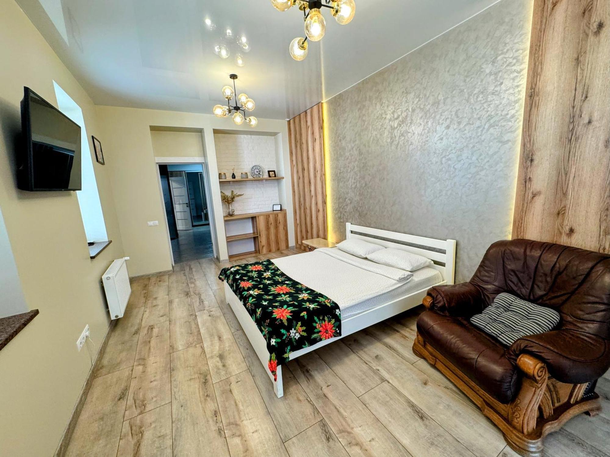 LUX apartment&центр,ЖК Театральный, просторная Ровно Экстерьер фото