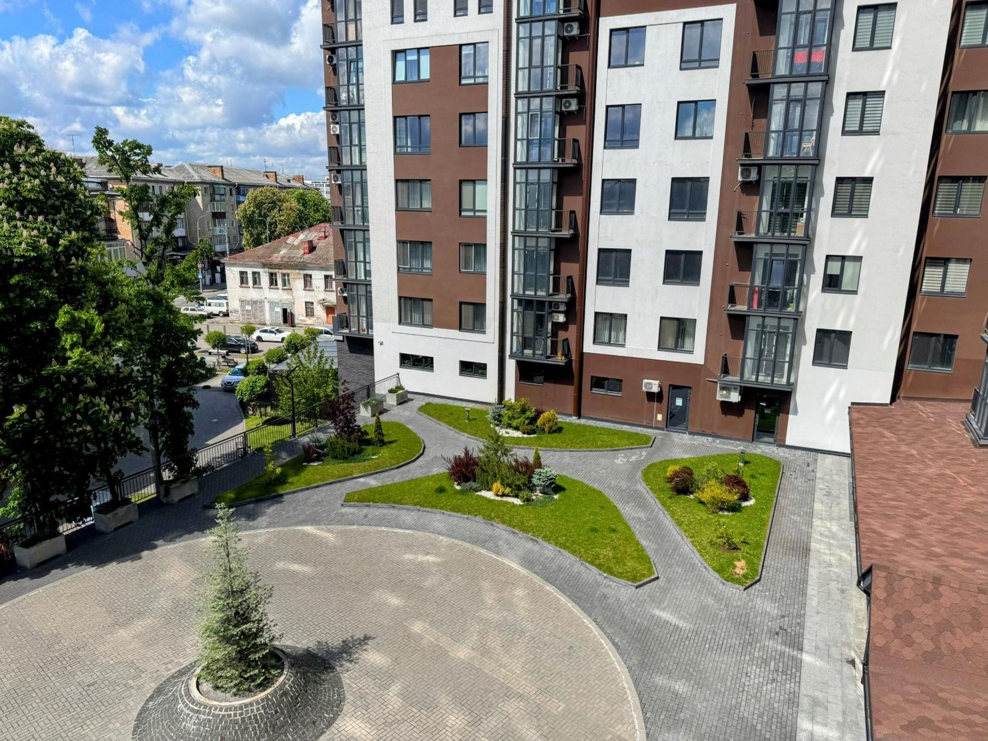LUX apartment&центр,ЖК Театральный, просторная Ровно Экстерьер фото